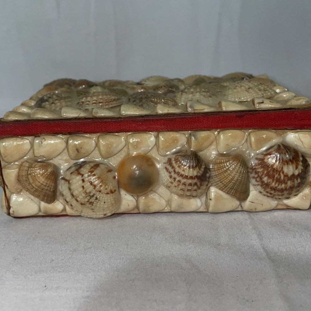 Shell Covered Small Box - Picture 6 of 9